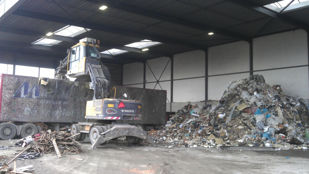 Volvo wheeled ,high reach cab recycling excavator